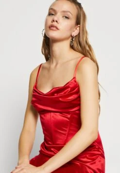 Wal G Sasha Maxi Dress - Robe De Cocktail - Red -Wal Mode Promos Soldes Boutique c9a3b58ba1074e04a4dca0765f16b2fd