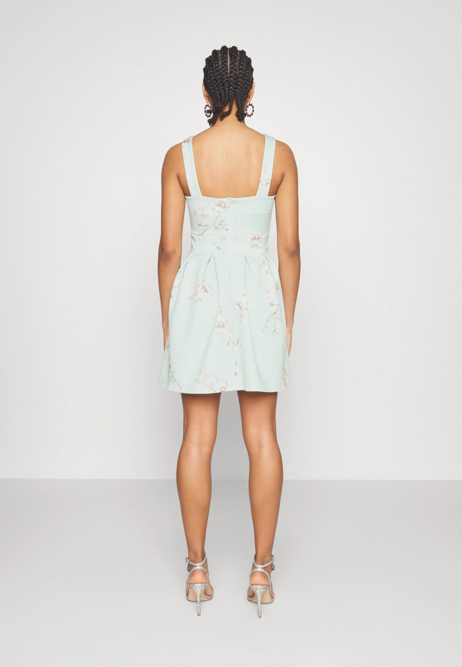 Wal G Wedding - Lila V Neck Print Skater - Robe De Soirée - Hellgrün, Mehrfarbig 3 Wal G Wedding - Lila V Neck Print Skater - Robe De Soirée - Hellgrün, Mehrfarbig – Image 3