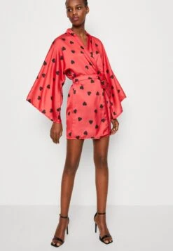 Wal G Valentines Love Belted Wrap - Veste Légère - Red/Black 9 Wal G Valentines Love Belted Wrap - Veste Légère - Red/Black -Wal Mode Promos Soldes Boutique d7f3b8a26c274f129092cdd7d4fb156e