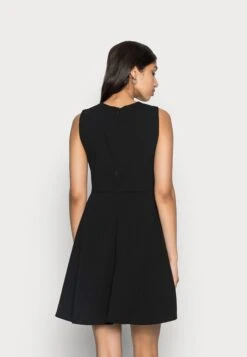 Wal G Bust Skater Dress - Robe De Soirée - Black -Wal Mode Promos Soldes Boutique d814cad90b664ab091aad11ed2245fbe