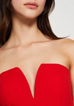 Wal G Christa V Neck Playsuit - Combinaison - Red -Wal Mode Promos Soldes Boutique daca8d3bb7da4baf8eed3ab0a7bb03b1