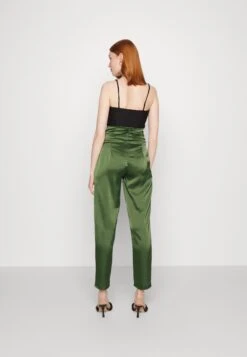 Wal G Peppa High Waisted Trouser - Pantalon Classique - Dark Khaki -Wal Mode Promos Soldes Boutique dba47cbeaff14958b7a572d134096675