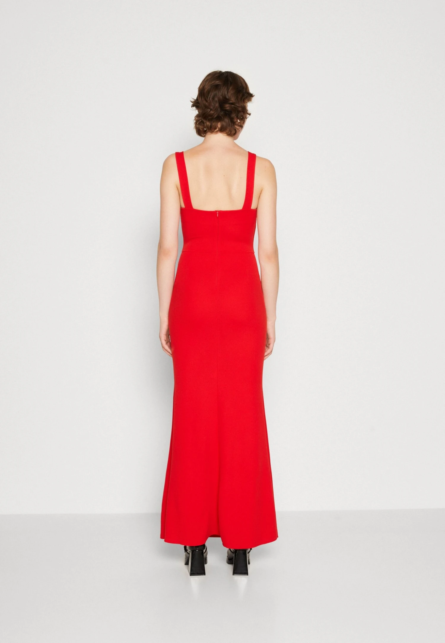 Wal G Maya Square Neck Maxi - Robe En Jersey - Red 3 Wal G Maya Square Neck Maxi - Robe En Jersey - Red – Image 3