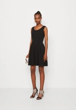 Wal G Valentines Holly Heart Cut Out Skater - Robe De Soirée - Black -Wal Mode Promos Soldes Boutique e04e44a301ce47cca2180046e64bf99d