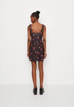 Wal G Valentines Elle Heart Skater - Robe En Jersey - Black/Red -Wal Mode Promos Soldes Boutique e38b96c1a55149da844f8afd399cef01