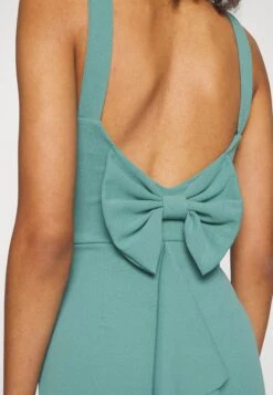 Wal G Sacha Frill Dress - Robe De Cocktail - Sage Green -Wal Mode Promos Soldes Boutique f1418ce727f0475fb9af98c4bea23bb3