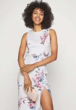 Wal G Wgxzl Wedding - Brigitta Round Neck Maxi Dress - Robe De Cocktail - White -Wal Mode Promos Soldes Boutique f1b4a23d3eca4127ba6ba564b1a84e98