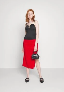 Wal G Reilly Rouched Midi Skirt - Jupe Crayon - Red -Wal Mode Promos Soldes Boutique f41e97bbcd9f4c7cb1aa8c8fe1a7230a