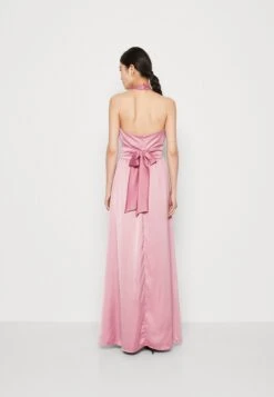Wal G Wedding Violette Halter Gown - Robe De Cocktail - Mauve -Wal Mode Promos Soldes Boutique fb6a557de30044aba2cbb8c30be43b2f