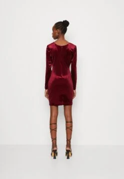 Wal G Valentines Dolly Cut Out Mini - Robe De Soirée - Wine -Wal Mode Promos Soldes Boutique fe276990cefe4f678c7dd0fd7e18ed2c